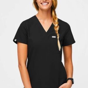 FIGS - Catrina One-Pocket Scrub Top in Black